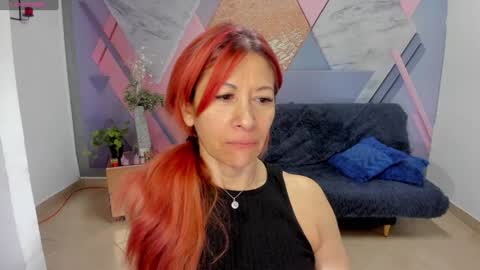 Snapshot of cintiagreyx chatting on December 27, 11:39 am CINTIA online show from December 27, 11:39 am