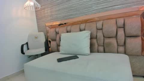 claire_bonny online show from December 16, 8:15 pm