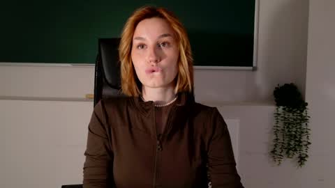 Claire online show from May 10, 3:03 pm
