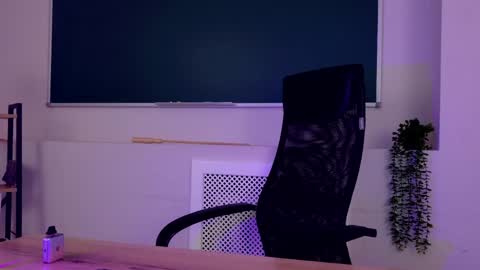 Claire online show from May 27, 2:47 pm