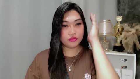 CLAIRE online show from March 27, 4:19 pm