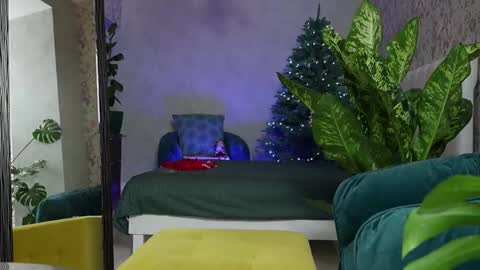 Clara online show from December 17, 7:07 pm