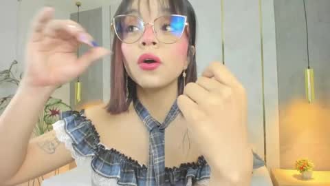 C L A R A online show from May 20, 2:52 am