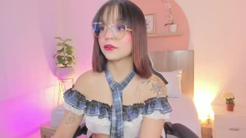 C L A R A online show from May 14, 2:50 am