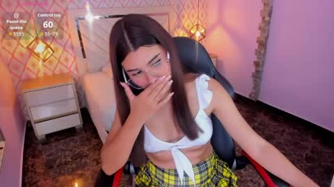 C L A R A  online show from May 20, 7:33 pm
