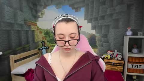 clarabenson online show from January 8, 6:56 pm