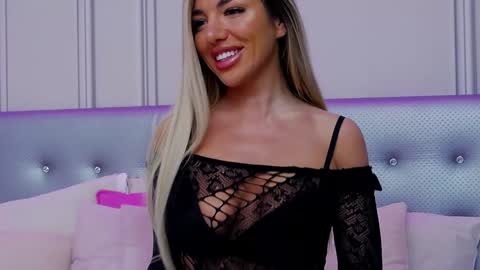Snapshot of clarahazell chatting on January 30, 4:16 am ClaraHazel online show from January 30, 4:16 am