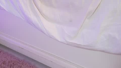 Snapshot of clarahazell chatting on September 21, 5:28 am ClaraHazel online show from September 21, 5:28 am