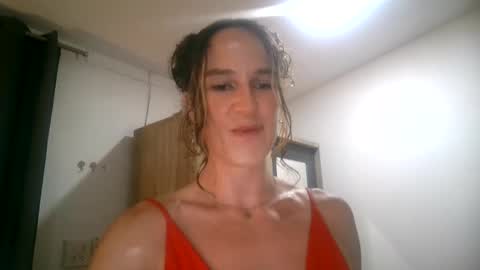 claralafontaine online show from May 9, 12:51 pm