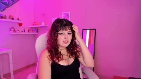 Clary  online show from April 3, 8:40 pm