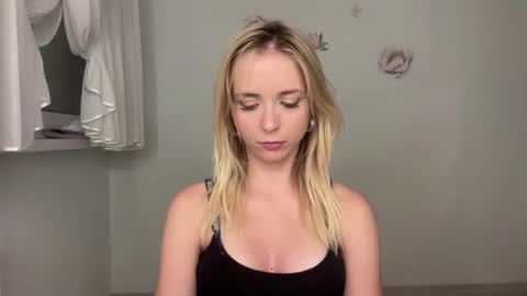 Snapshot of claudiagold chatting on September 11, 8:20 pm ClaudiaGold online show from September 11, 8:20 pm