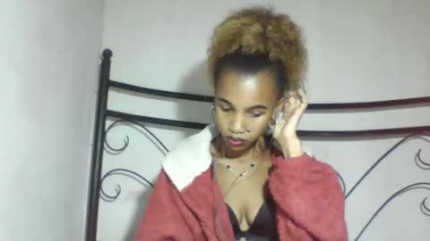 claudianne online show from May 11, 5:32 pm