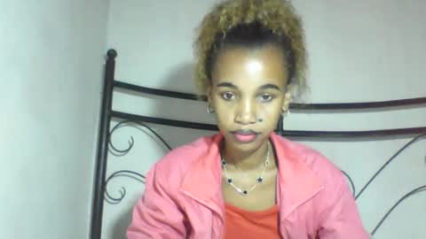 claudianne online show from May 19, 1:56 am