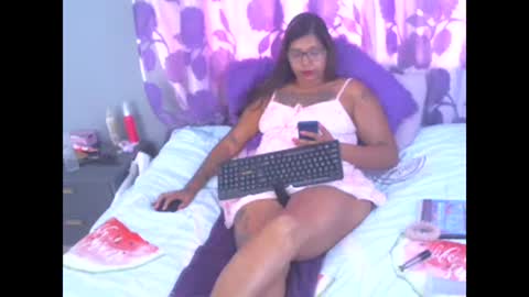 Snapshot of claudine_valencia chatting on January 24, 7:08 am claudine valencia online show from January 24, 7:08 am