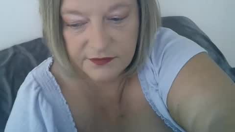 ClaudineDDD online show from December 31, 4:57 pm