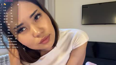 Lili online show from May 21, 1:42 pm