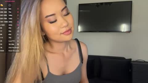 Lili online show from April 2, 1:30 pm