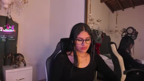 Cleopatra online show from December 14, 8:03 pm