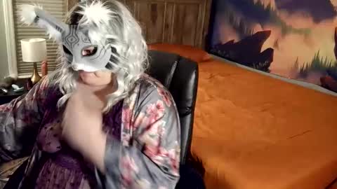 Cleo the Desert Kitten online show from December 23, 2:04 am