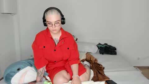 click2lick online show from October 4, 2:32 pm