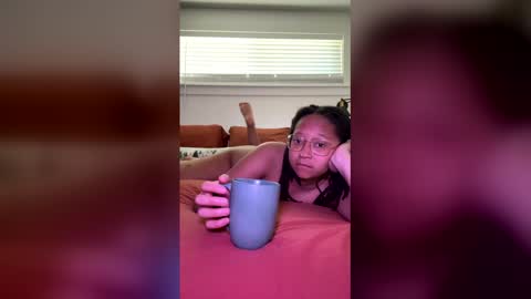 High Queen Clio online show from March 25, 2:42 pm