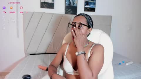 cloe_brown1 online show from May 16, 12:04 pm
