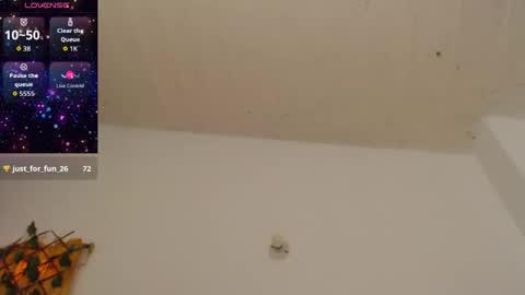 CLOE online show from December 2, 1:13 pm