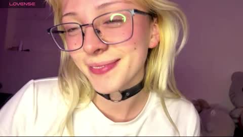  CLOE  online show from October 15, 10:23 pm