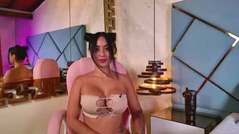 Cloe  online show from October 2, 11:59 am
