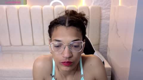 cloee online show from October 10, 7:57 am