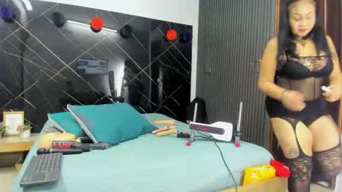 CLOE online show from January 7, 11:35 am