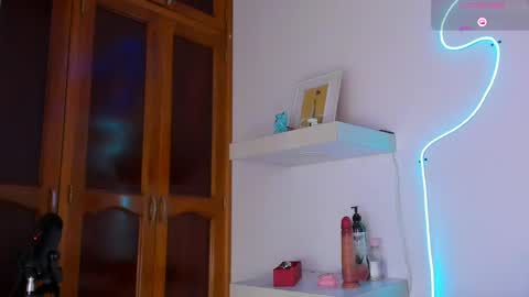 cmila0713 online show from May 27, 1:57 am
