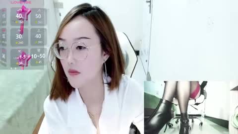 Snapshot of coco_coo chatting on December 11, 3:13 am coco online show from December 11, 3:13 am
