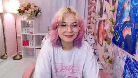 Mia online show from October 12, 3:36 pm