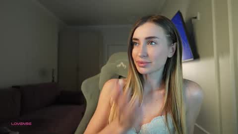 Anna online show from October 26, 5:52 pm