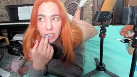 Pee Whore online show from October 31, 3:19 am