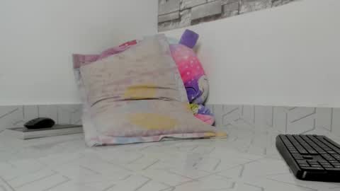 laurita online show from December 21, 5:14 am