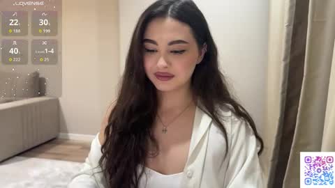 Yumi online show from May 8, 9:49 pm