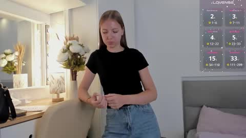Nicole  online show from October 2, 6:51 am