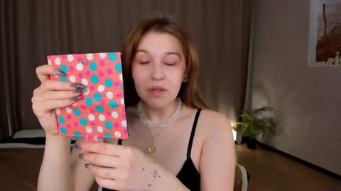 Collen Mon Tue Wed Thu Fri GMT 3 0300am - 0900am  online show from October 7, 6:34 pm