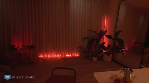 Laura online show from October 12, 1:52 am