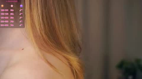 Hello im Sofia Welcme to my room .More hugs and kiss for you online show from November 27, 7:11 am