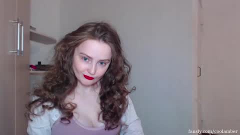 Snapshot of coolamber chatting on March 4, 10:49 pm Amber online show from March 4, 10:49 pm