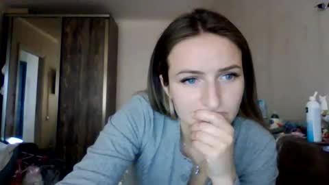 cora_fora online show from April 24, 10:29 am