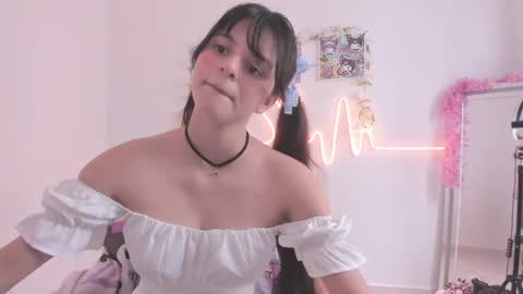 Coraline uwu     Bienvenidos al dulce mundo de Coraline    Hola amores soy Coraline  Una chica  tierna juguetona online show from May 3, 8:23 pm