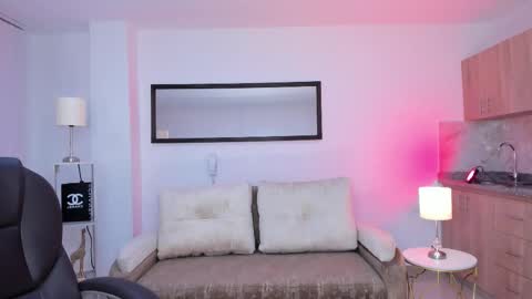 Snapshot of corina_white chatting on September 29, 1:27 pm Corina White online show from September 29, 1:27 pm