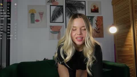 Snapshot of corni__ chatting on December 15, 10:37 pm Im Cornelia FANSLY   free telegram  INSTA online show from December 15, 10:37 pm