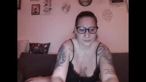 corsetlady online show from December 25, 5:47 pm