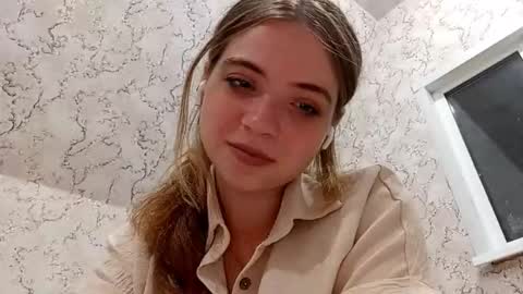 Nikole online show from September 10, 5:24 pm