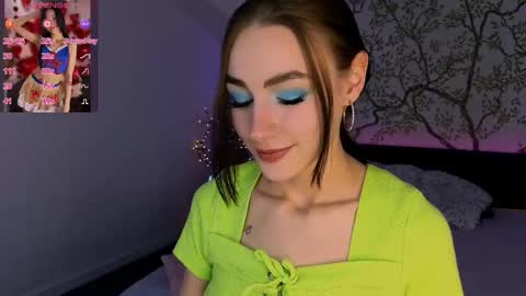 cosmicfaye online show from October 3, 8:19 am
